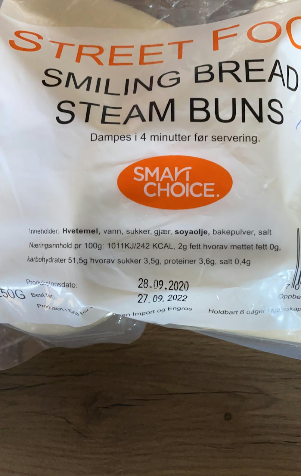 Ingredienslisten til Street food, smiling bread steam buns, Smart choice