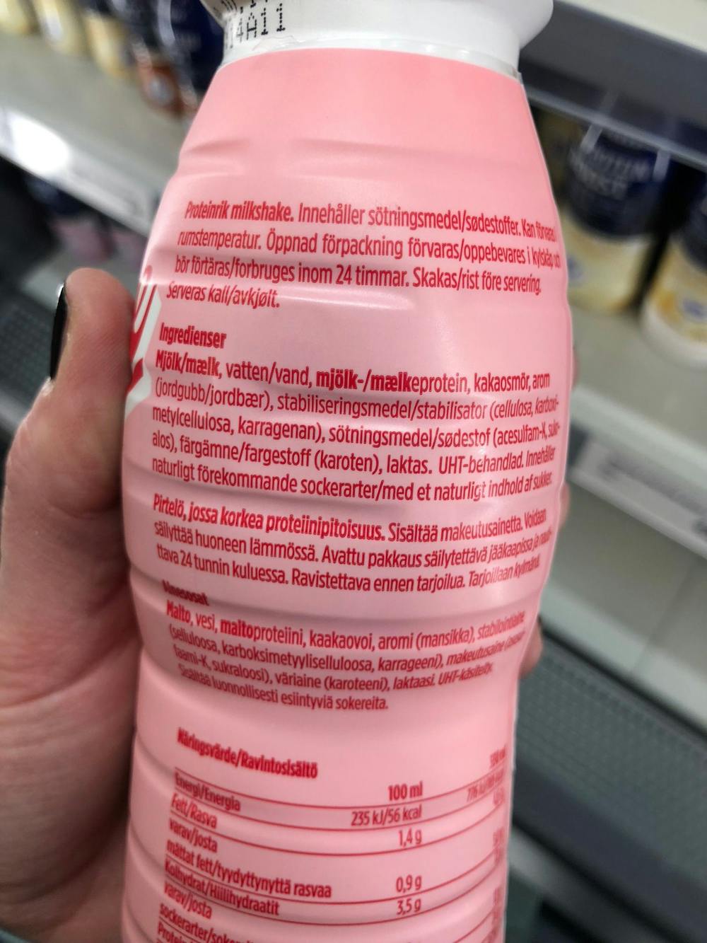 Ingredienslisten til Barebells Milkshake strawberry flavour