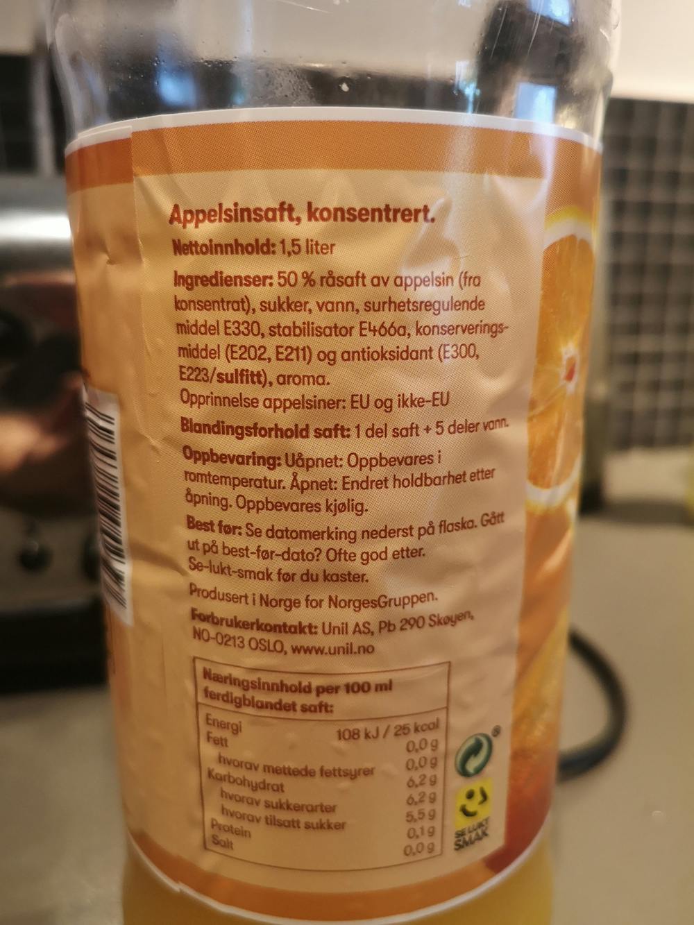 Ingredienslisten til Appelsinsaft, First Price
