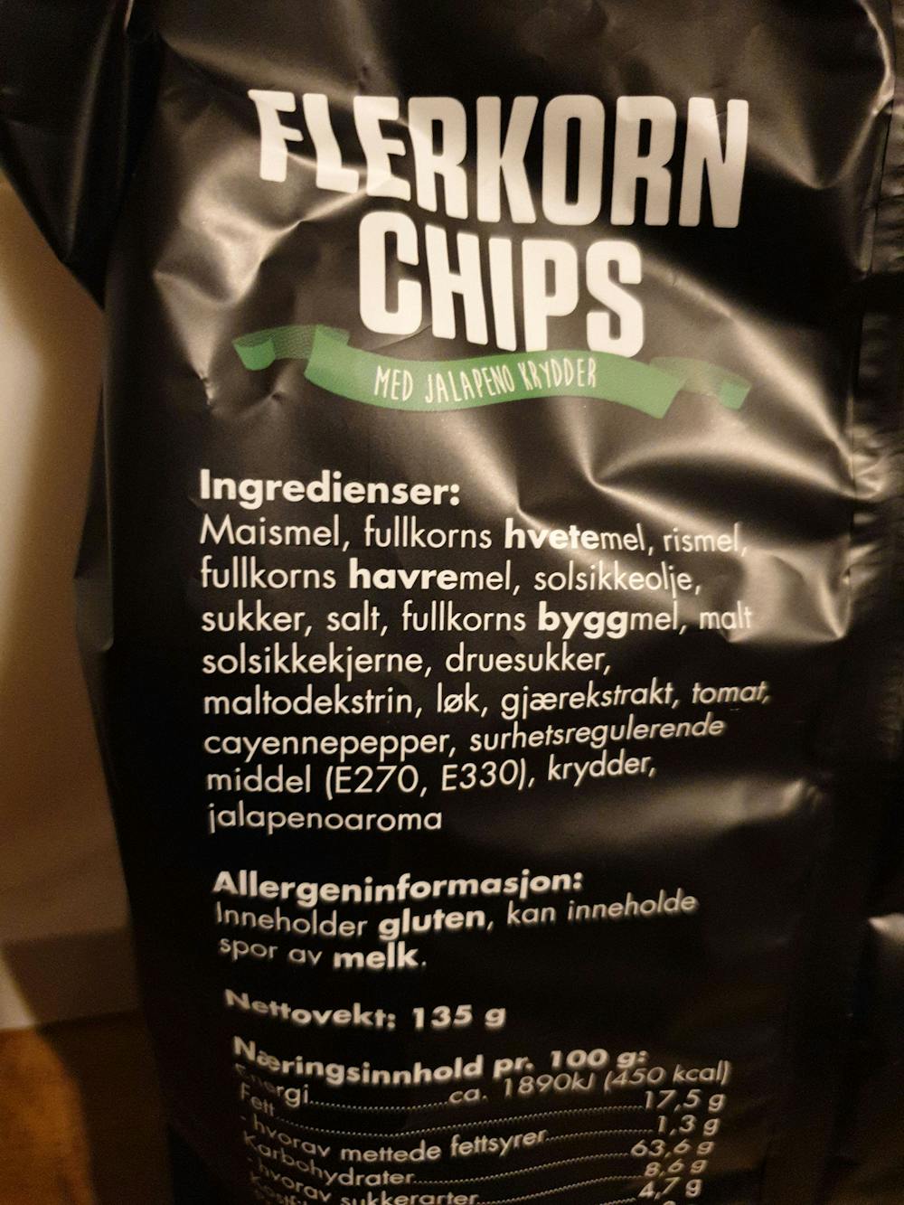 Ingredienslisten til Luxus Flerkorn chips med jalapeni krydder