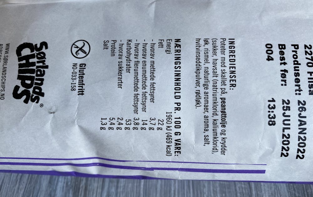 Ingredienslisten til Karamellisert rødløk og eddik, Sørlands chips