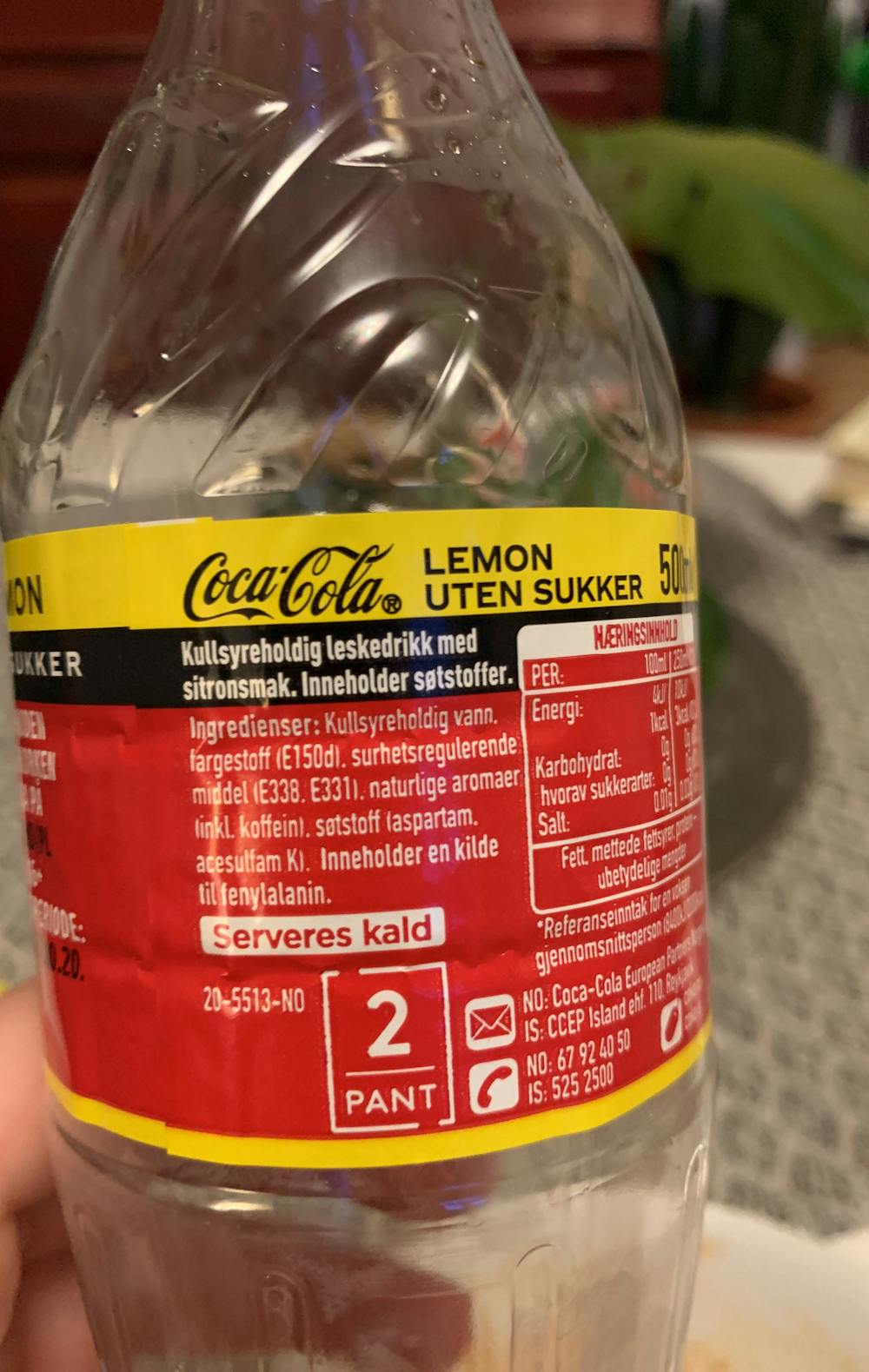 Ingredienslisten til Coca Cola lemon, uten sukker, Coca cola