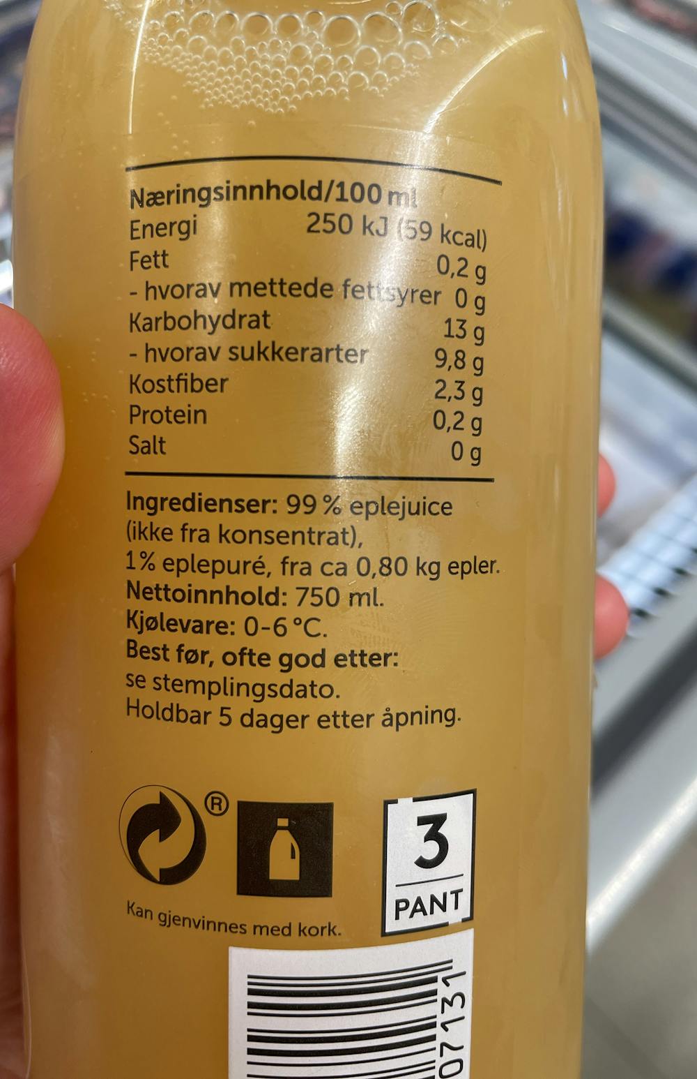 Ingredienslisten til RÅ kaldpresset juice, eple, Synnøve