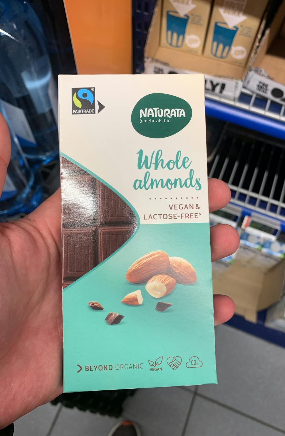 Whole almonds, Naturata