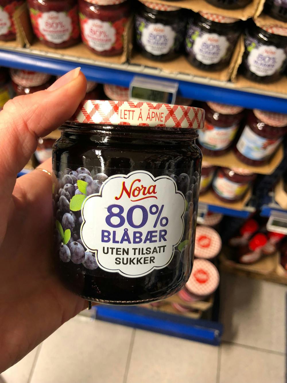 80% Blåbær, Nora