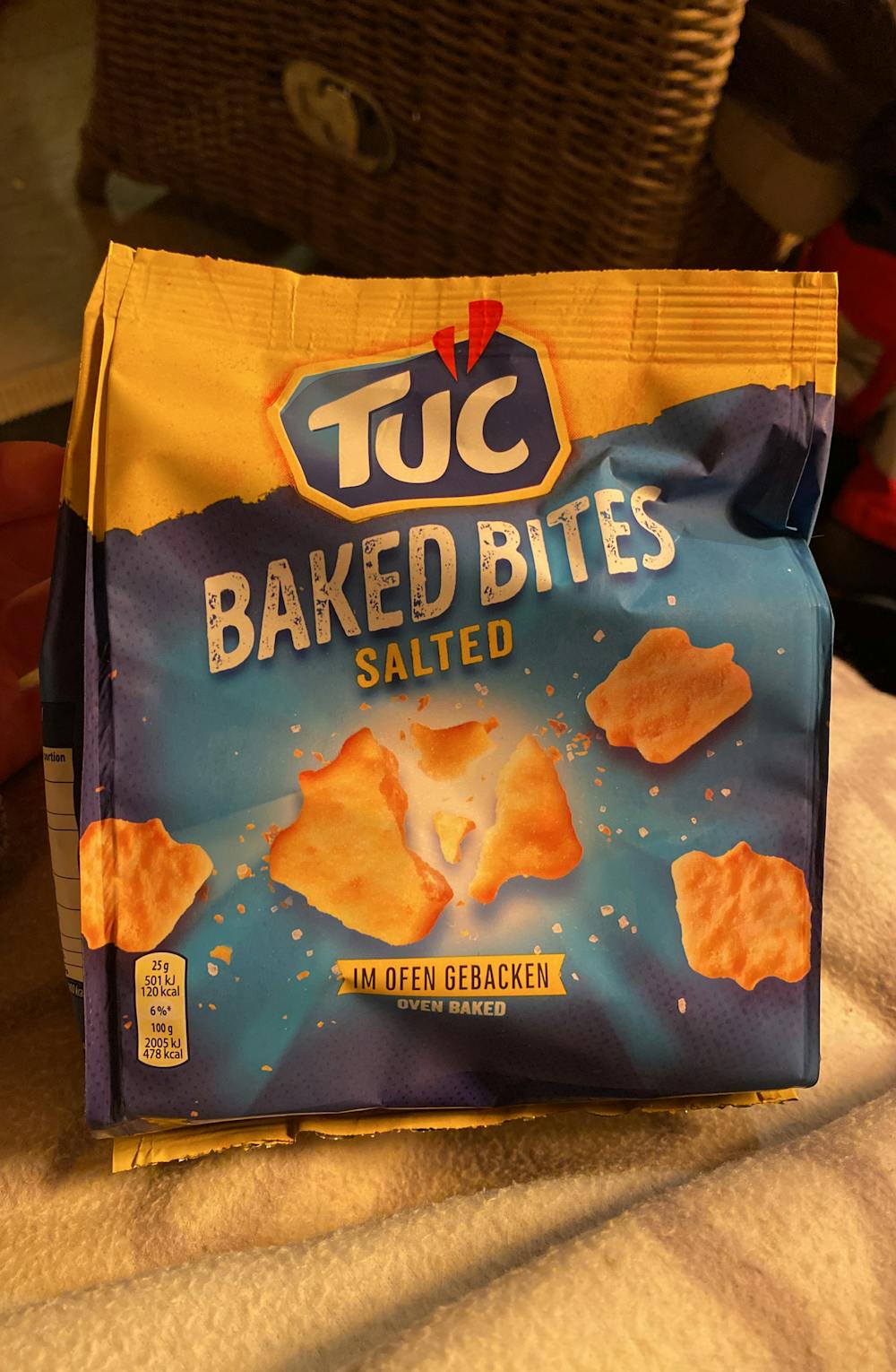 Baked bites, salted, Tuc