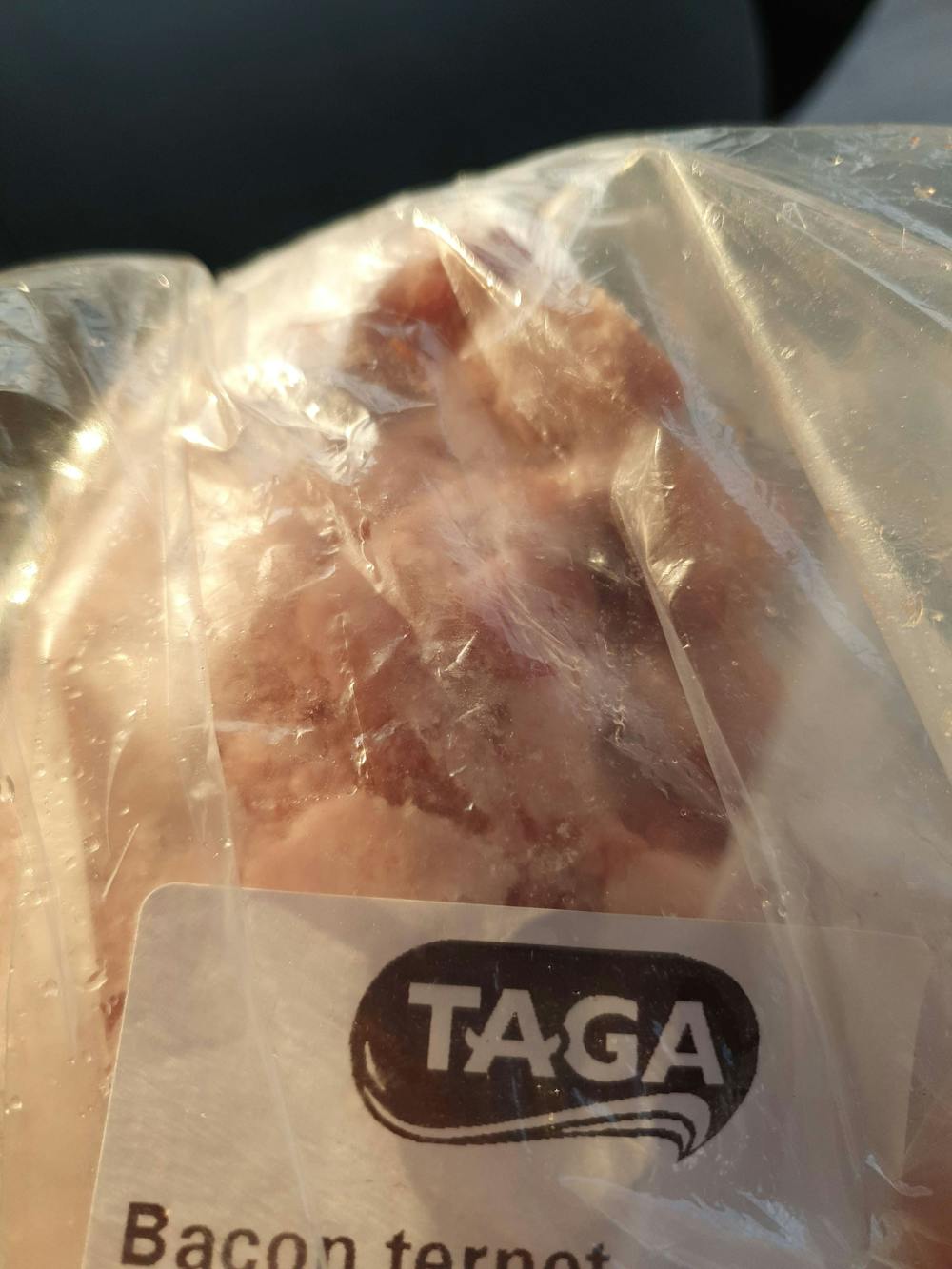 Bacon ternet , Taga