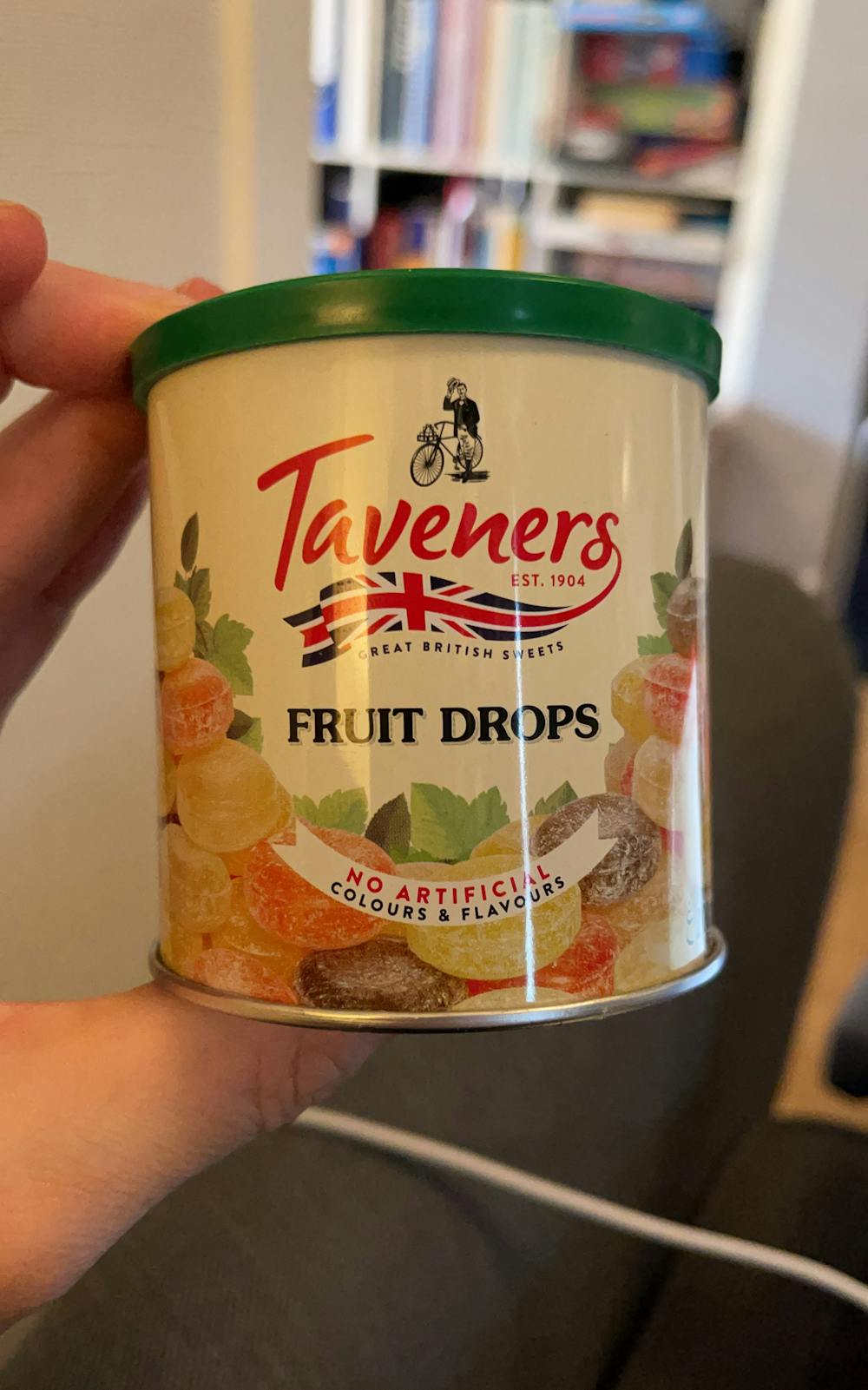 Fruit drops, Taveners