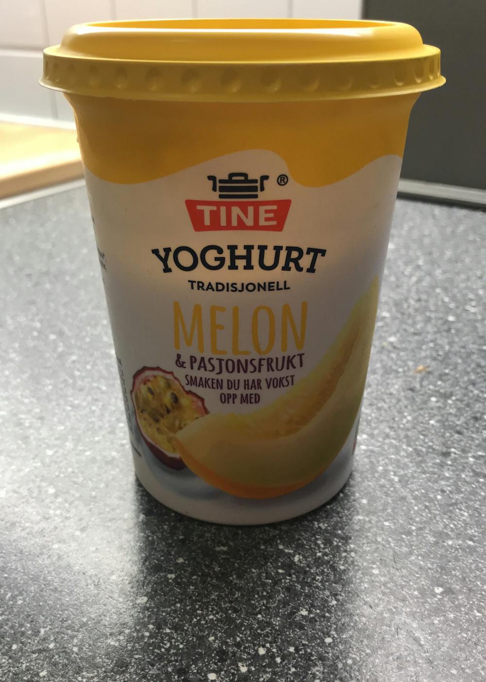 Yoghurt melon & pasjonsfrukt 500g, Tine