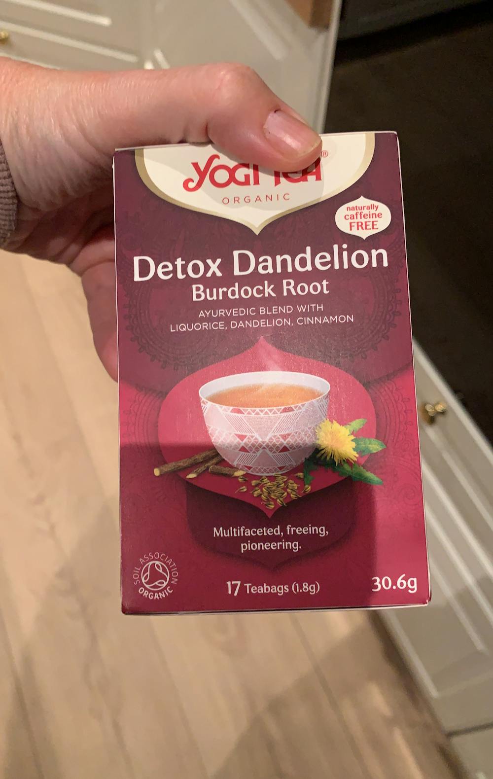 Detox Dandelion, burdock root, Yogi tea