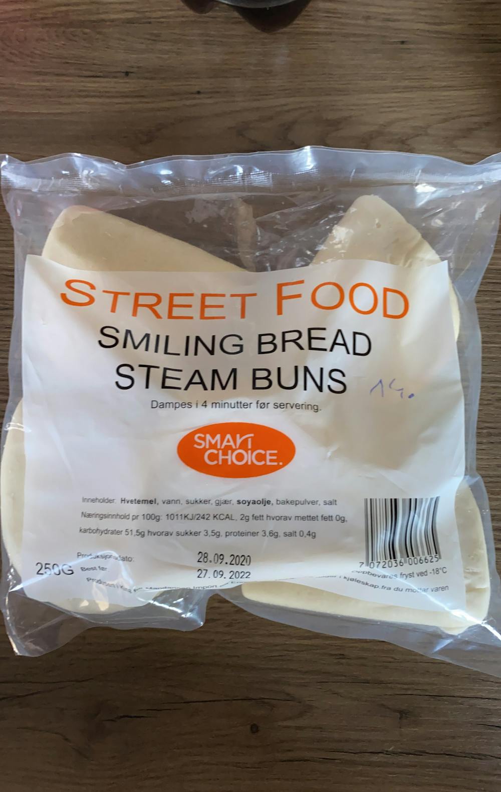 Street food, smiling bread steam buns, Smart choice