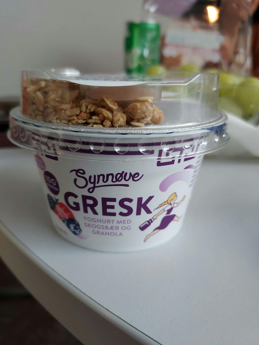 Gresk yoghurt med skogsbær og granola, Synnøve