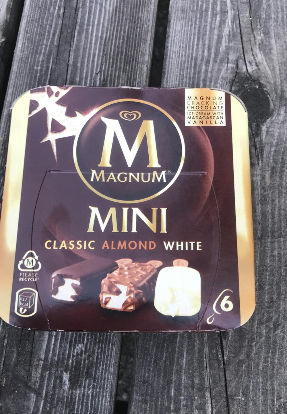Mini, classic almond white, Magnum