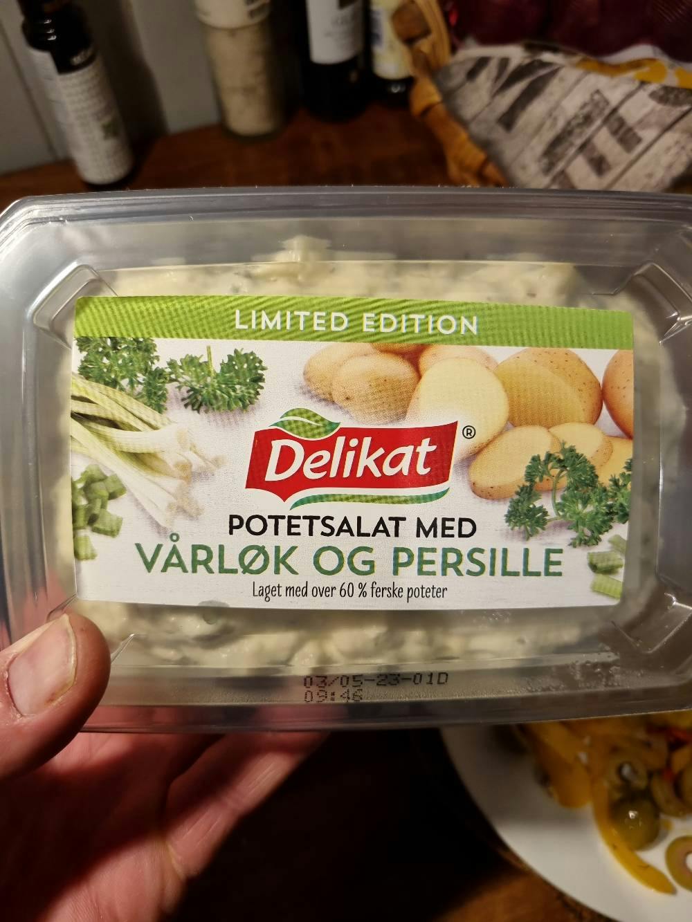 Potetsalat med vårløk og persille., Delikat